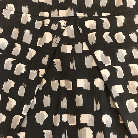 Stylish Black and White Women's Skirt - Picture 3 of 5